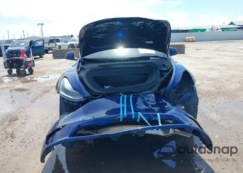 2022 Tesla Model Y Performance Dual Motor All-Wheel Drive z USA, uszkodzony, nr VIN 7SAYGDEFXNF506319